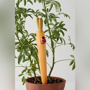 UO Veggie Plant Stake, Orange, NIB 🥕